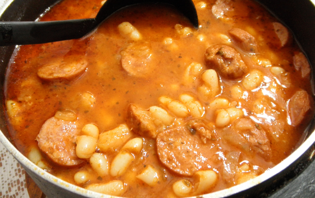 O feijão branco ganha ares europeus com esse preparo (Créditos: TudoGostoso/Vanessa Sakotani)