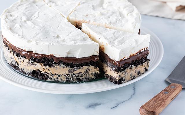 A melhor sobremesa para um dia quente: torta gelada de Bis bem chocolatuda!