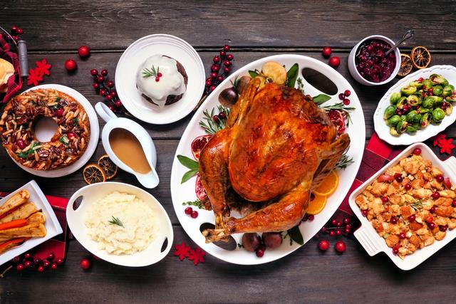Quer economizar neste Natal? Confira 7 dicas para reduzir os gastos da ceia e celebrar a data longe do aperto