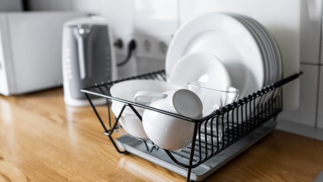 O fim do escorredor de pratos tradicional: o novo "queridinho" libera espaço e organiza a cozinha