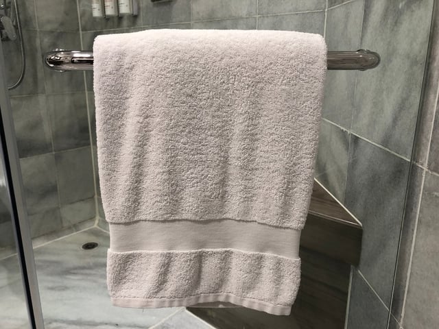 Acabei de descobrir para que serve a faixa nas toalhas! Ela tem mais utilidades do que apenas estética