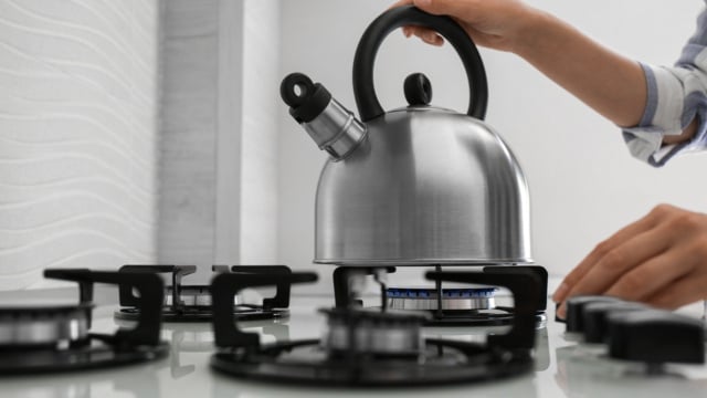 Em busca de um fogão novo? Modelo de cinco bocas está em oferta com o menor preço do ano
