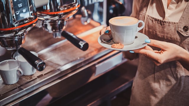 O aumento do preço do café também se tornou um desafio (Créditos: Magnific)
