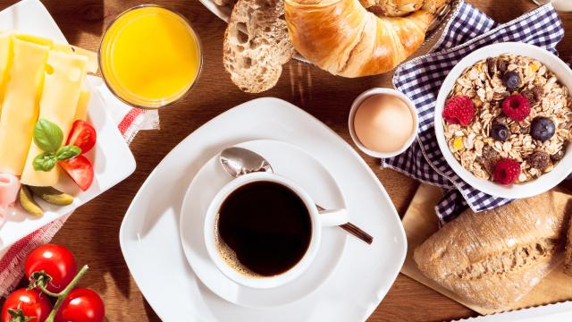 Café com chocolate: 3 opções para inovar no café da manhã da Páscoa!