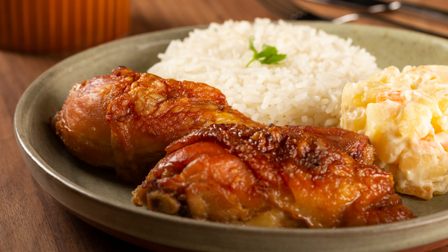 Os melhores chefs concordam: "O frango assado no forno não fica melhor com limão, ele se transforma com uma mistura de sal e açúcar"