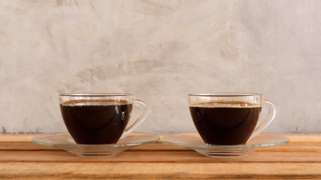 Eu bebo café há muito tempo e só recentemente descobri a diferença entre café preto e café americano, embora ambos sejam tão similares