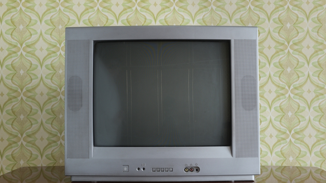 Quem tem uma TV de tubo velha, tem um tesouro: não jogue fora, ela pode valer muito!