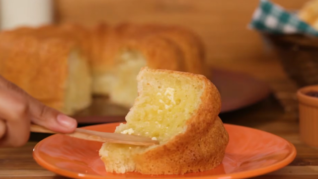 Adicione acompanhamentos ao bolo! (Créditos: TudoGostoso)