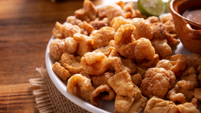 Como fazer torresmo crocante e sequinho? Esse é o segredo para ele ficar igual ao de boteco