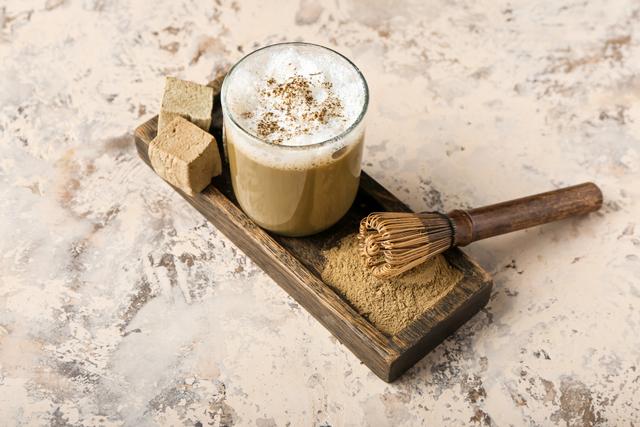 Adeus café: o novo chá repleto de benefícios que está desbancando o rei do café da manhã no Japão