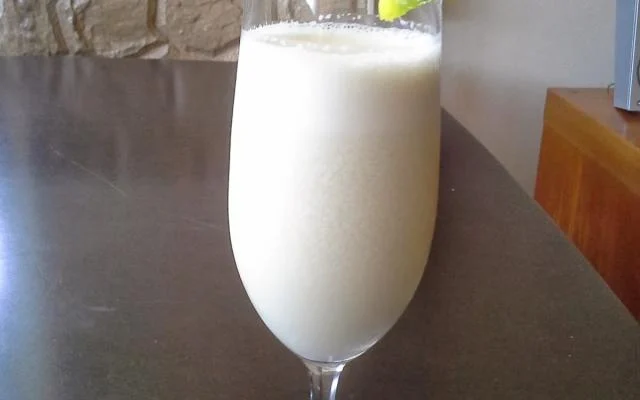 Pode parecer diferente, mas o suco de inhame é gostoso e super-refrescante (Créditos: Nayara Bravin/TudoGostoso)