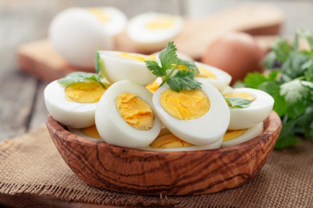 Como fazer ovo cozido na airfryer: tempo de cozimento varia de acordo com o ponto desejado