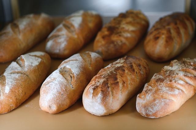 Essa é a melhor forma de guardar os pães para mantê-los frescos e crocantes por mais tempo