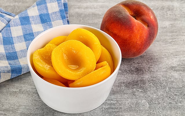 O pêssego em calda da minha avó é a minha compota preferida e tem um truque especial para ficar perfeito