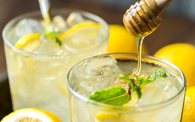 5 bebidas que, durante a noite, limpam os rins e reduzem a creatinina após os 60 anos