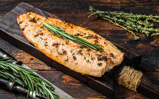 Mais leve, mais saboroso e mais saudável: como o peixe assado pode ser melhor que o frito para o bem-estar