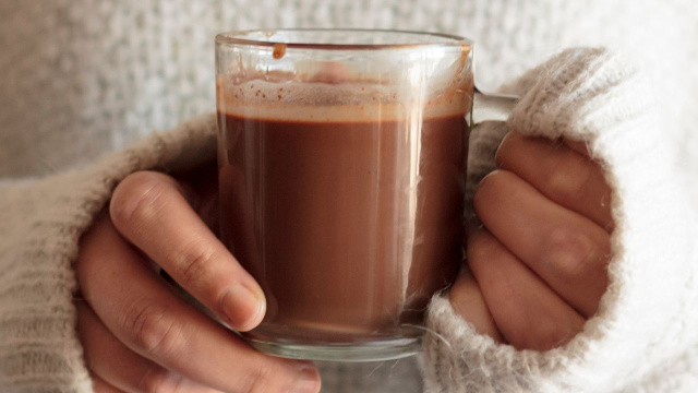 Adeus, sorvete! Oi, chocolate quente! Vem aí o primeiro pico de frio do ano e aqui estão receitas deliciosas e quentinhas pra aproveitar os dias mais frescos