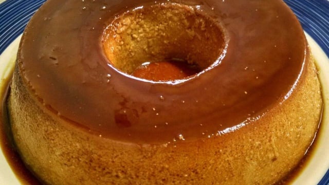 Se um pudim clássico já é bom, imagina essa versão de doce de leite, bem lisinho, cremoso e caramelizado…