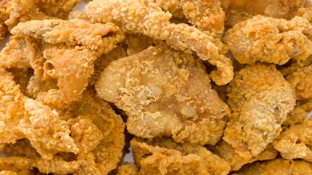 Pode comer pele de frango frita? Um conselho de centenários que vale guardar para a vida toda