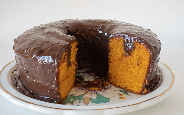 O que é bom pode ficar ainda melhor: bolo de cenoura na airfryer