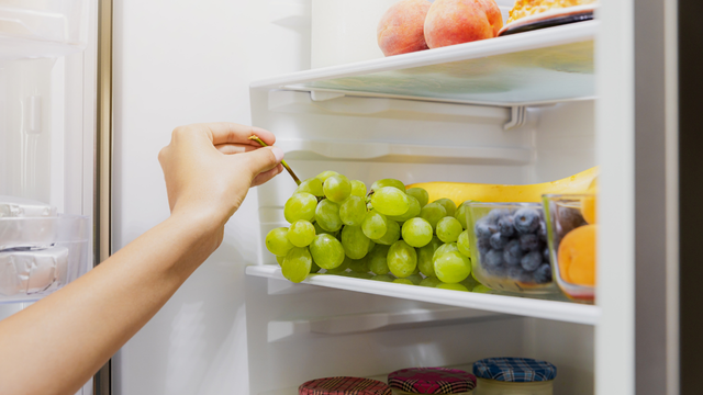 Receita de sorvete de uva refrescante e delicioso: é só bater com limão, hortelã e mel
