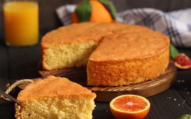 Nem sempre o problema é o forno: o erro que faz o bolo solar no meio e como evitar de uma vez por todas