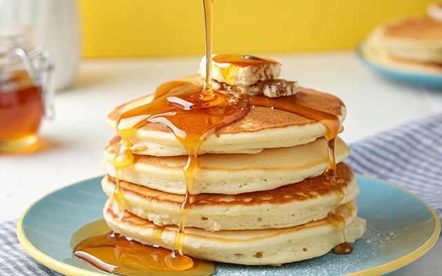 Panqueca americana fofinha para começar o domingo com aquele café da manhã de filme