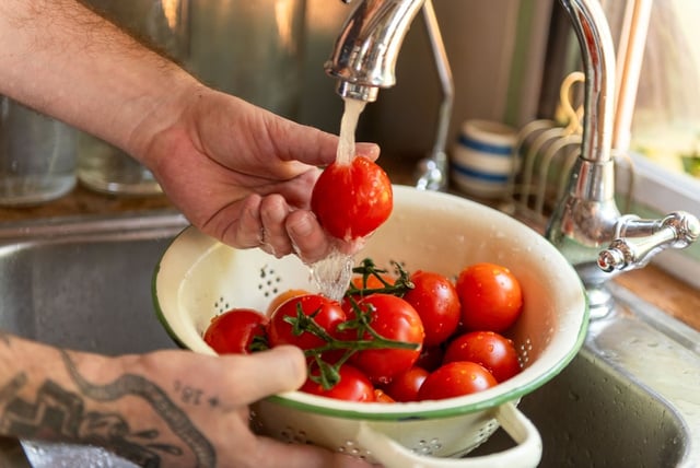 Teresa Nadal, cozinheira: "Os melhores tomates em conserva são feitos em casa em 20 minutos com sal marinho, mas o segredo é escorrer bem os tomates à mão antes de colocá-los no frasco."
