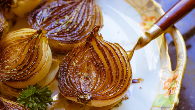 Cebola assada em 2 minutos: o acompanhamento perfeito que vai sumir da mesa rapidinho