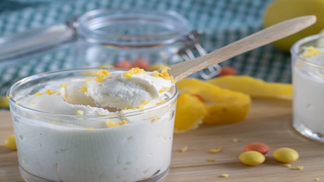 Este creme de limão fica pronto em apenas 20 minutos e é a sobremesa perfeita para os dias ensolarados!