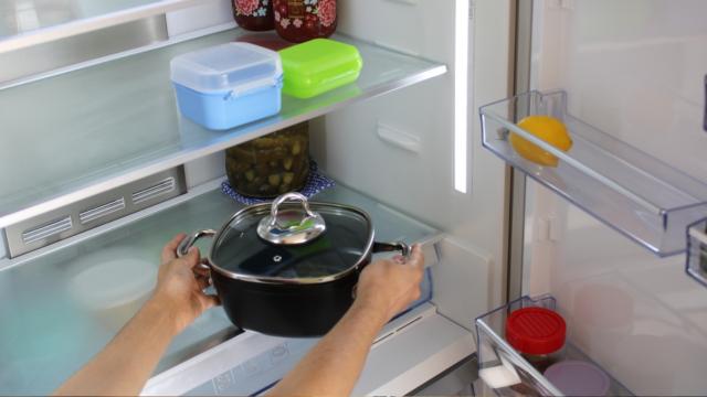 As empresas que fabricam geladeiras não querem que você saiba isso: "Se você deixar uma comida esfriar na temperatura ambiente..."
