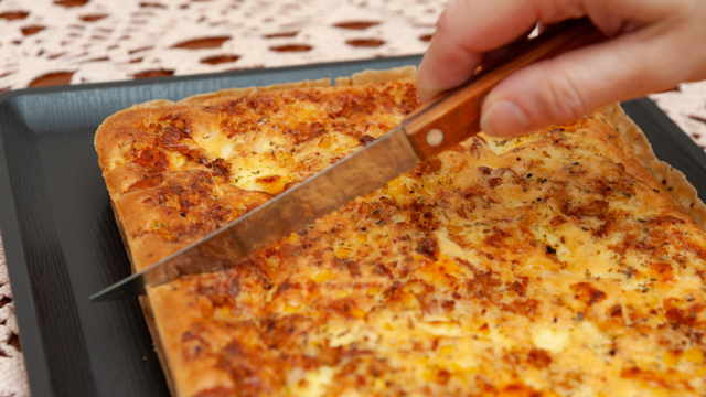 Para quem não quer perder tempo na cozinha: torta salgada rápida com 6 ingredientes