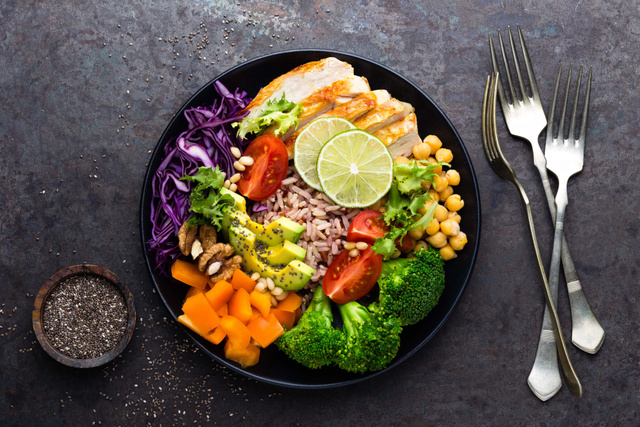 O mito dos "superalimentos": nutróloga explica por que você deve deixá-los de lado e focar na alimentação como um todo