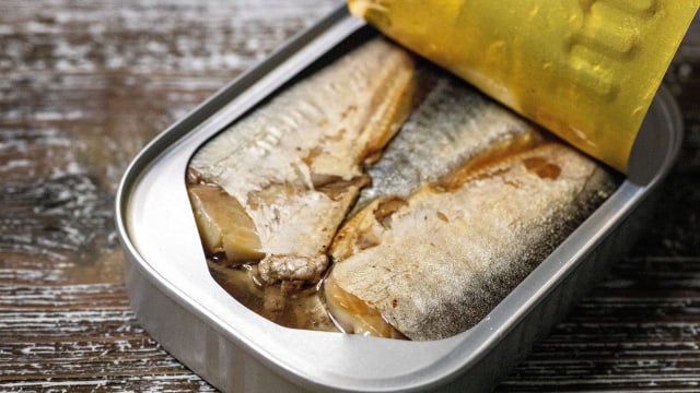 Depois dos 50, comer sardinha enlatada pode ajudar músculos e ossos: TudoGostoso explica