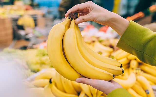 Banana prata X banana nanica: as diferenças nos benefícios e o que acontece com o corpo quando você come as duas juntas