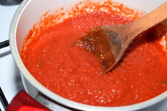 Molho de tomate sensacional SEM CONSERVANTES e nutritivo: receita usa panela de pressão e liquidificador