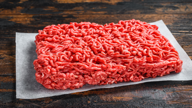 A melhor carne moída para pedir no açougue muda de acordo com a receita e aqui está um guia prático