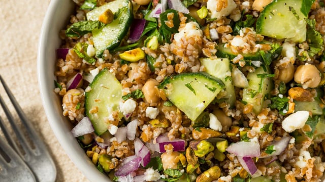 Para comer todos os dias: estou viciada nessa salada da Jennifer Aniston, é um jantar leve e fácil para fazer toda semana