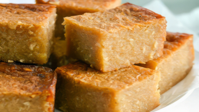 Não sou boa na cozinha, mas segui essa receita à risca e fiz o bolo de mandioca mais fofinho da minha vida