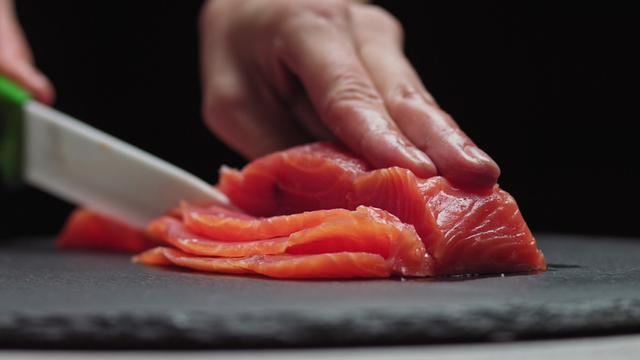 Se você ama comer sushi, você precisa saber como escolher o melhor peixe para comer cru