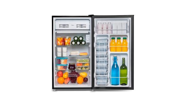 Frigobar no verão: O eletrodoméstico da Midea está com 40% OFF no Mercado Livre!