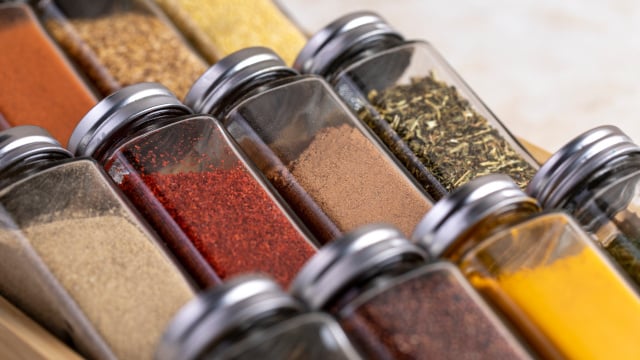 Quanto tempo duram os temperos? O que a data de validade realmente significa!