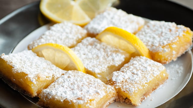 Lemon bars: aprenda a fazer os quadradinhos de limão em uma versão sem farinha e sem açúcar (muito mais leve)