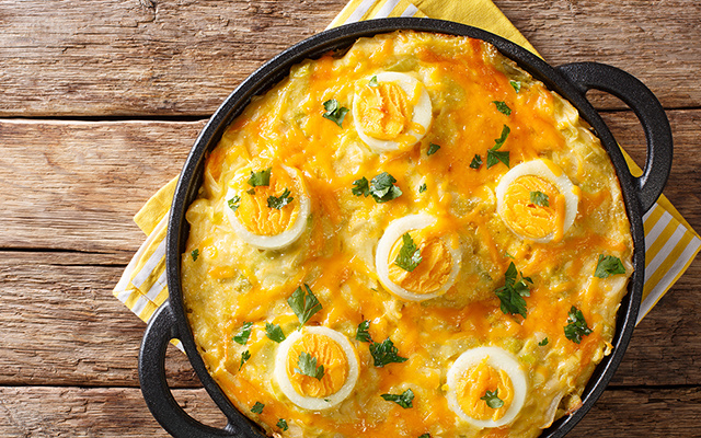 Ovos à Anglesey: a clássica receita britânica com purê e molho de queijo, simples e irresistível conquista todo mundo