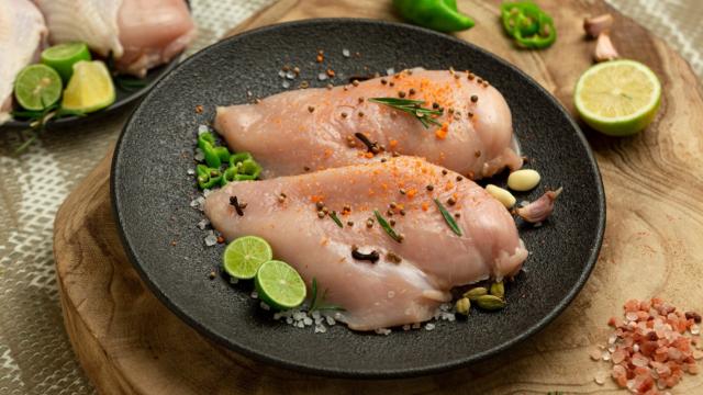 Não é o tomilho, nem a páprica: esse é o melhor tempero para o seu frango de Natal