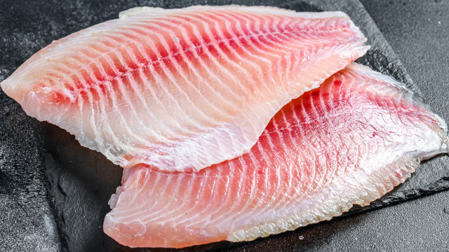 O peixe que disparou nas vendas em 2025 e substituiu a carne bovina na mesa das famílias brasileiras