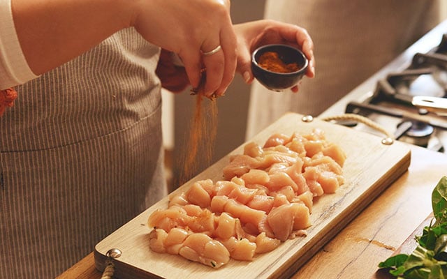 O melhor tempero para frango para cada ocasião: as combinações mais saborosas para todo tipo de preparo