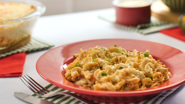 Todo mundo ama receitas de forno porque são práticas e todo mundo adora macarrão porque é delicioso (Créditos: TudoGostoso)