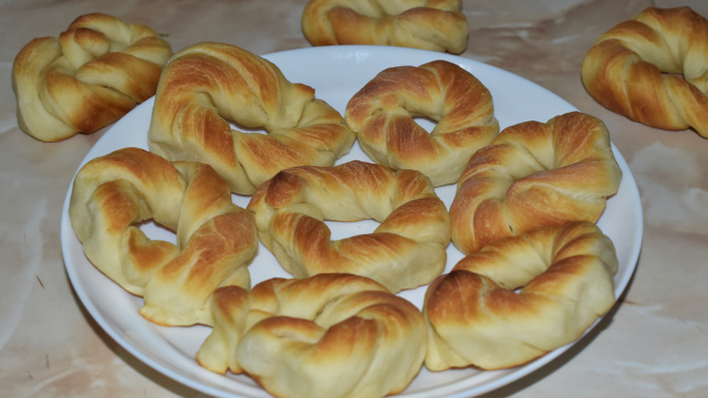 Rosquinha de nata caseira é o sabor da minha infância: derrete na boca e fica perfeita com uma xícara de café