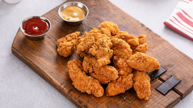 Quem consegue resistir a um bom frango crocante? (Créditos: Shutterstock)